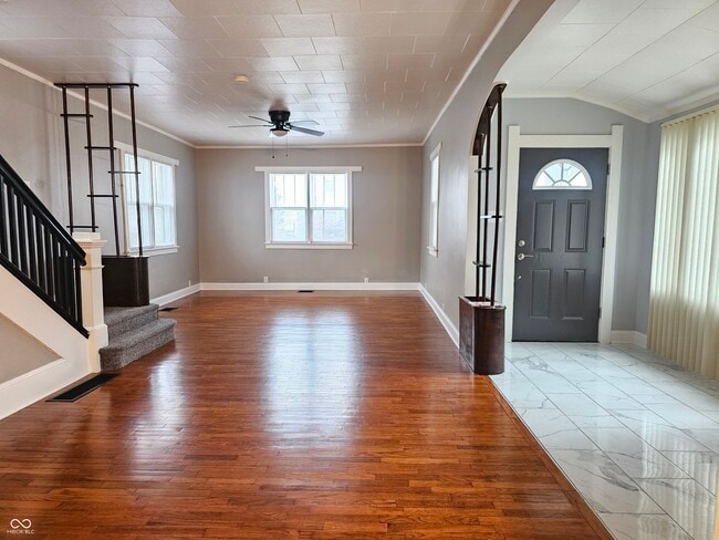 Photo - 335 W 4th St