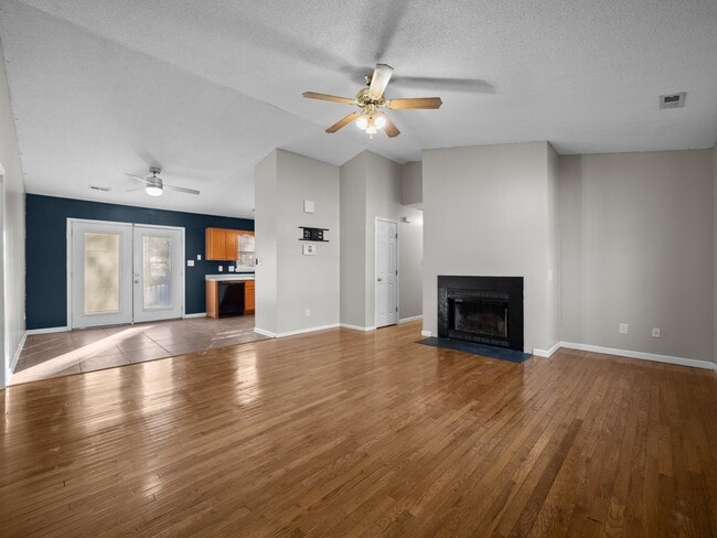 218 Winterberry Ct