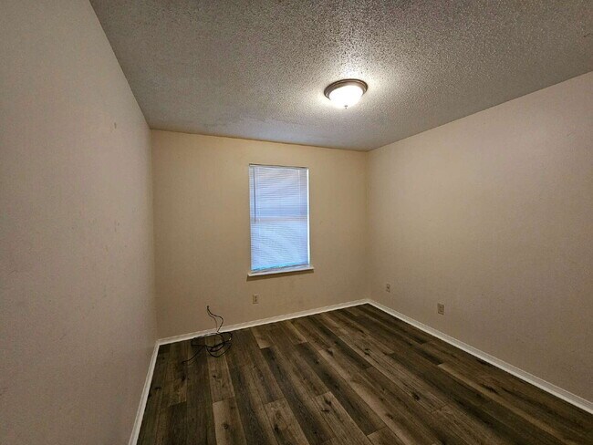 Photo - Spacious 3 Bedroom, 2 Bath Duplex in Northeast Pensacola Unit #A