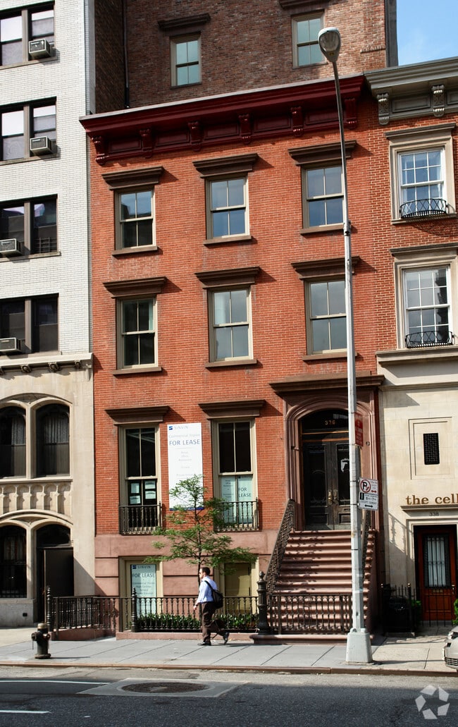 Photo - 336 W 23rd St