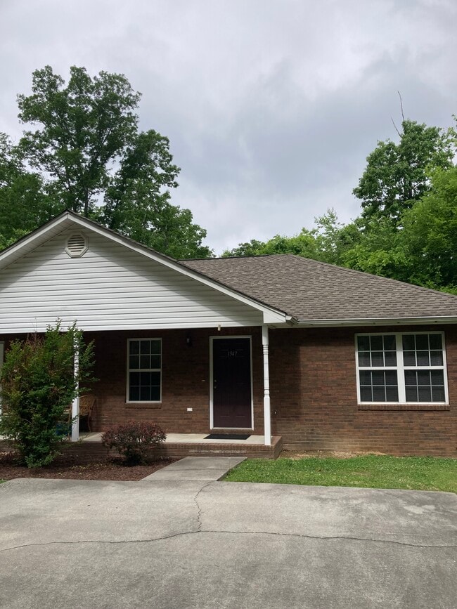 Building Photo - 1947 Ridgeview Dr NW Unit 1947