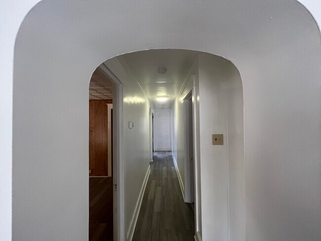 Photo - 1000 E Philadelphia St Unit Upstairs Apartment