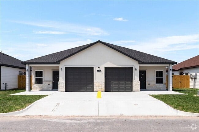 Building Photo - 2328 N Vly Cir Rental