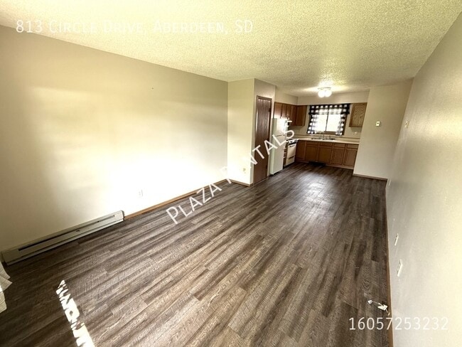 Building Photo - 608 W 3rd St Rental