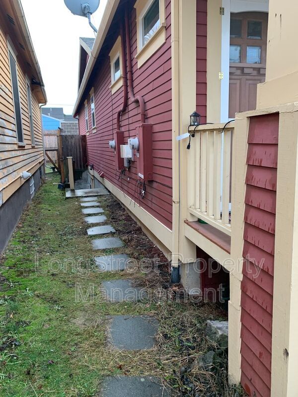 Photo - 532 NE Sumner St Unit B (downstairs)