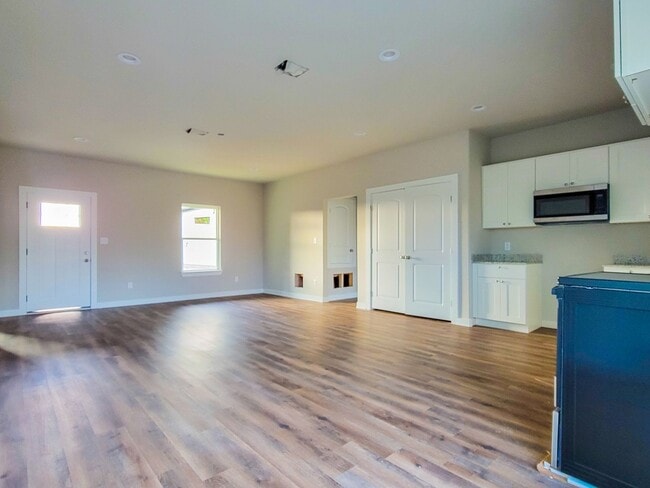 Photo - 3840 Skylane Ave