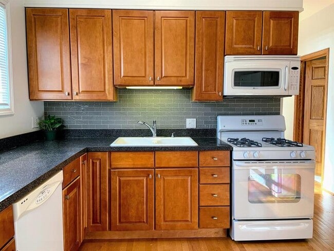 Photo - 5825 N Rogers Ave Unit #2