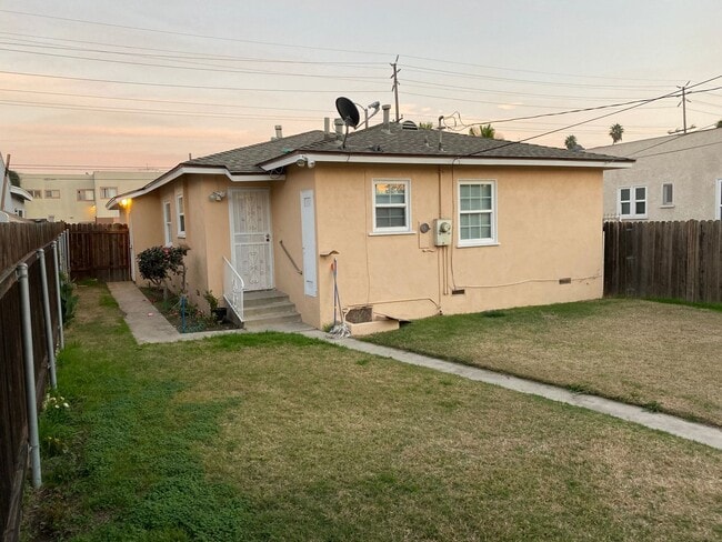 Photo - Nice Neighborhood North Long Beach 2 bd 1 ...