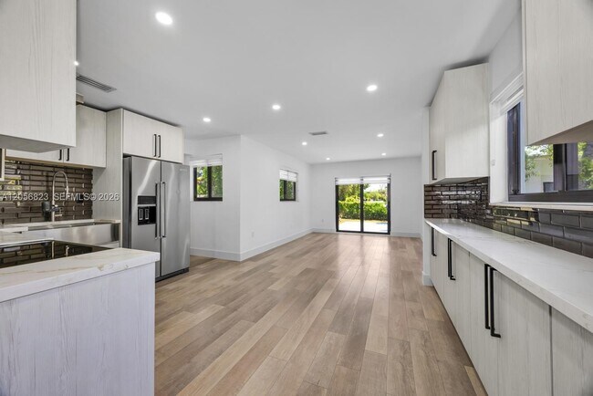 Photo - 3052 SW 26th St Unit 3052