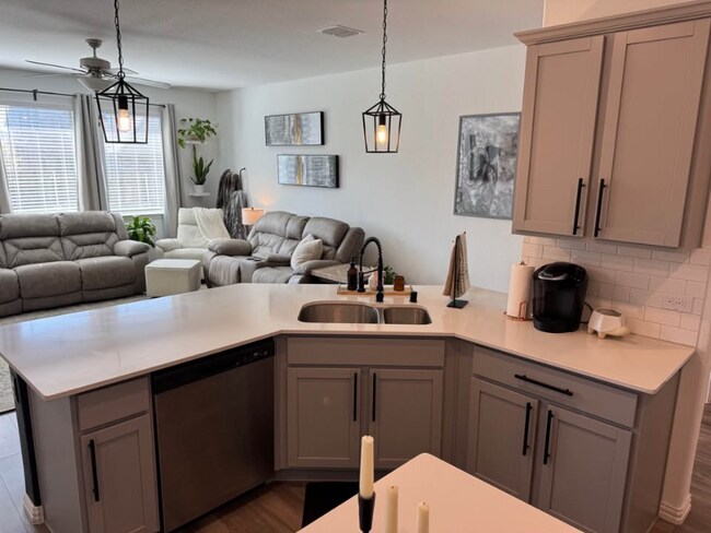 Photo - 1219 Smoketree Ln