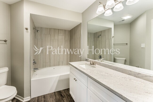 Photo - 920 Fairbanks Cir