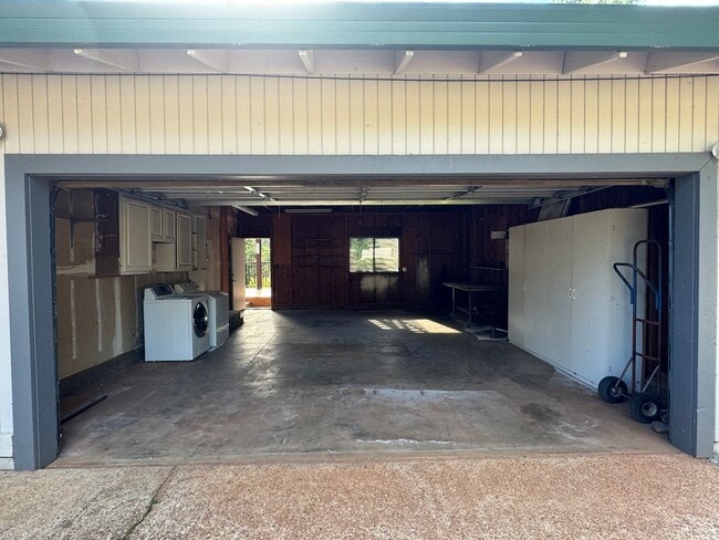 Photo - Alta sierra with large level lot