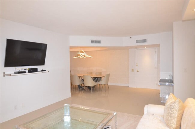 Photo - 19355 Turnberry Way Unit 7-L