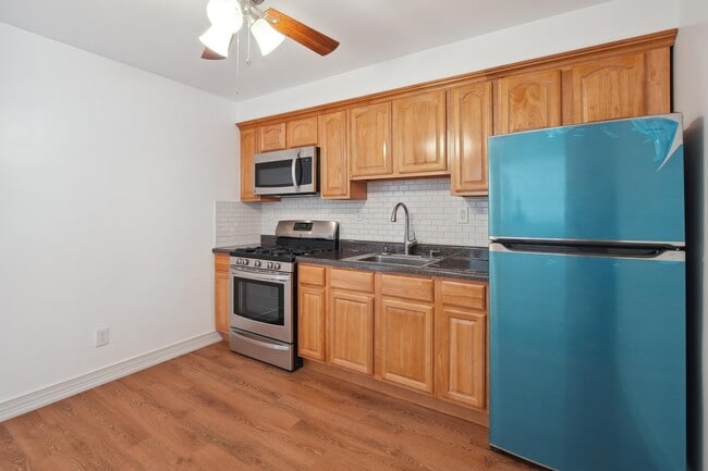 Photo - 140 Hopkins Ave