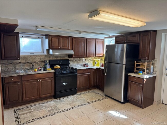 Building Photo - 56-25 136th St