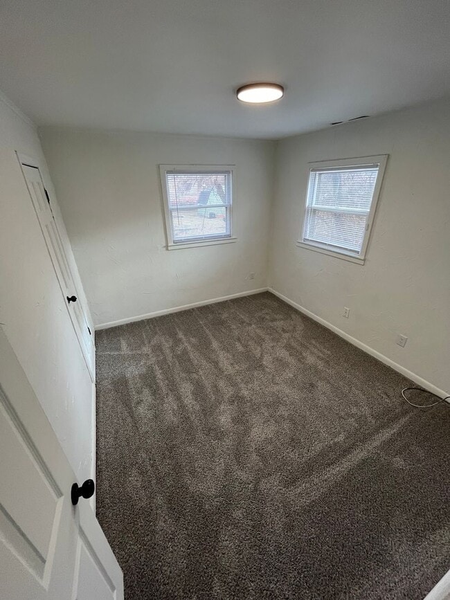 Photo - New 2 bedroom listing!