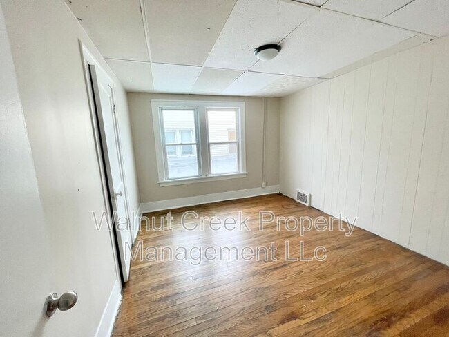 Photo - 810 E Erie Ave Unit #4