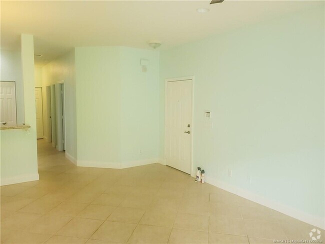 Building Photo - 3031 SE Lexington Lakes Dr Unit 101 Rental