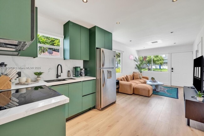 Photo - 105 SW 4 Ave