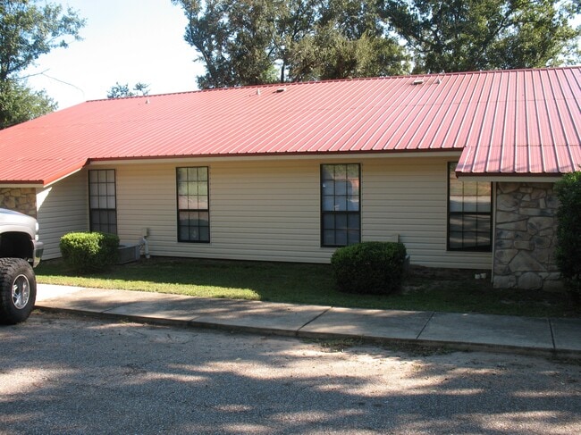 Building Photo - 650 Dye St Unit 650 Dye Street