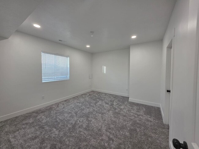 Building Photo - 13554 S Watts Ln