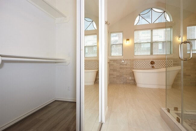 Photo - 110 Detering St