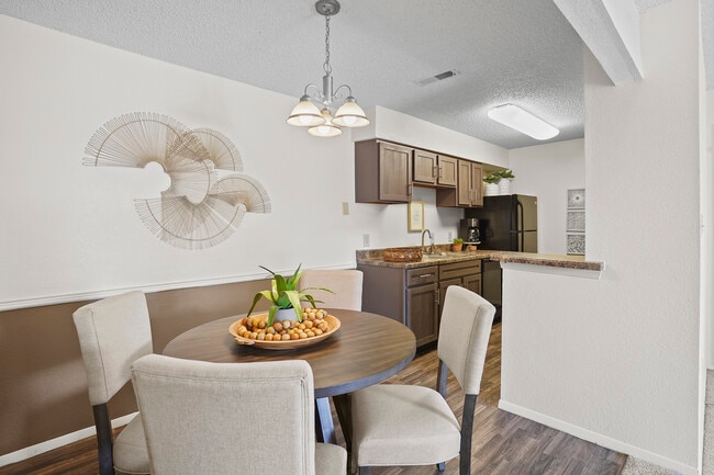 Photo - Cedar Glade Apts