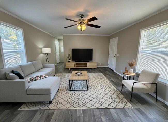 Building Photo - 12501 Apple Ln