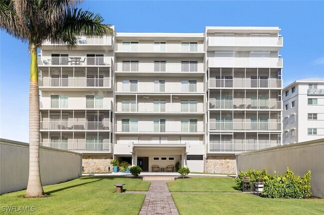 Photo - 1977 Gulf Shore Blvd N Unidad 504