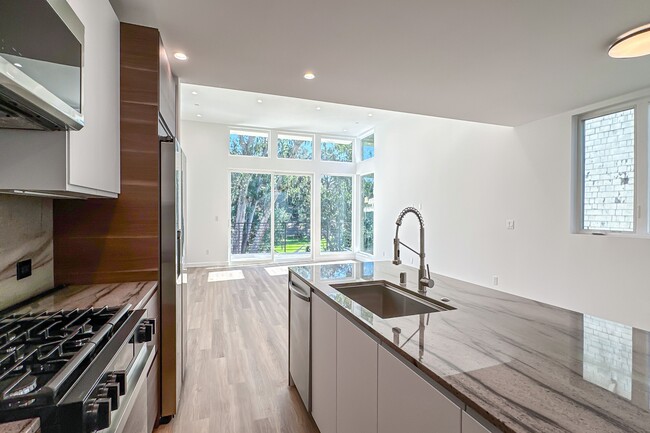 Photo - 946 Lucile Ave