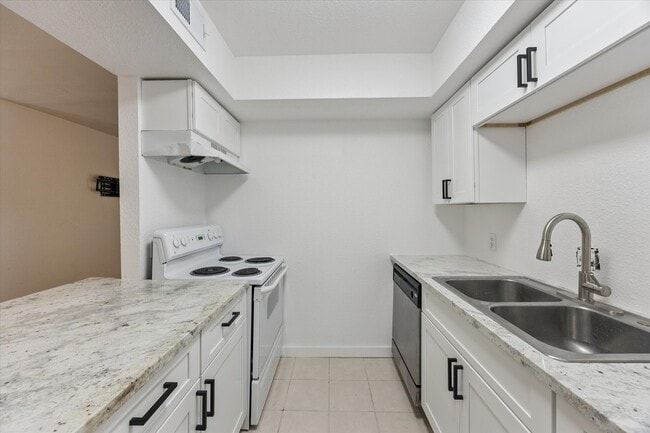 Photo - 1936 Upland Dr