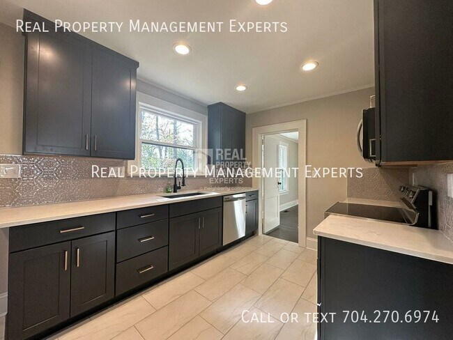 Photo - 3801 Tuckaseegee Rd