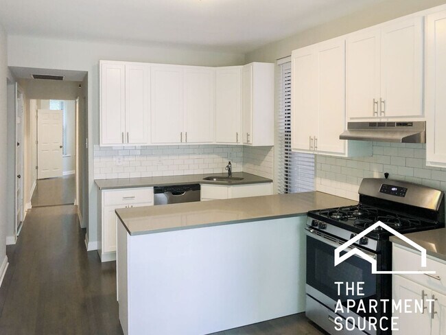 Photo - 2730 N Wayne Ave Unit 2