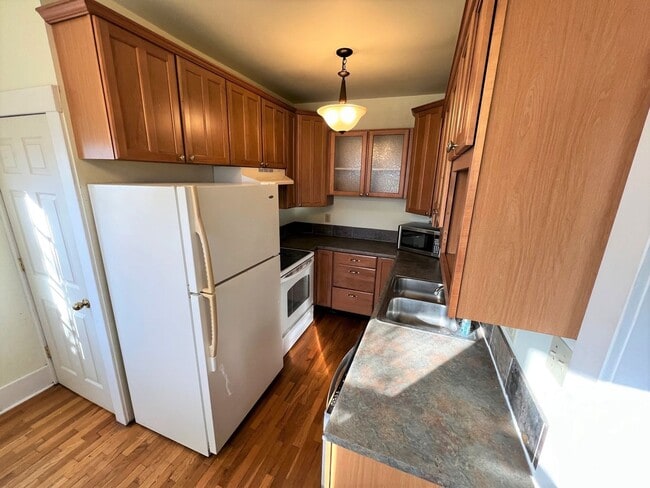 Photo - SINGLE FAMILY HOME W/LARGE FENCED YARD!