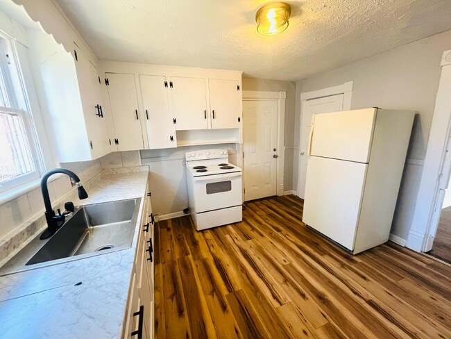 Building Photo - 1106 Early St