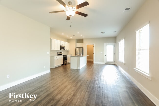 Photo - 1397 Woodridge Pl