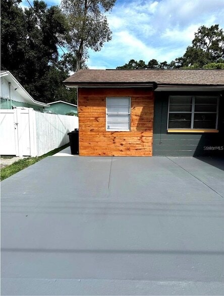 Building Photo - 1513 W Rio Vista Ave