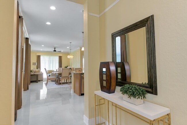 Photo - 220 SE Via Visconti