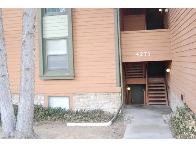 Photo - 4271 S Salida Way Unidad 5 Rental