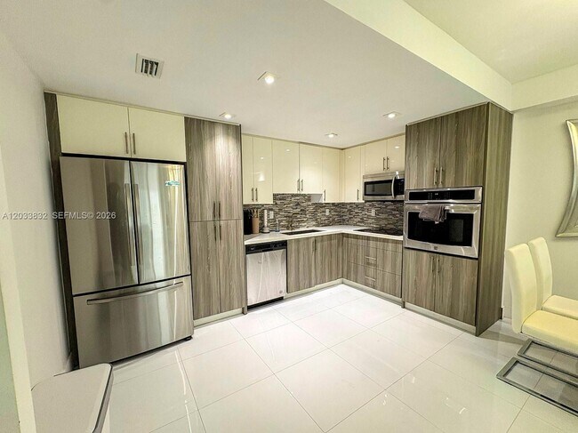 Photo - 19380 Collins Ave Unit 827