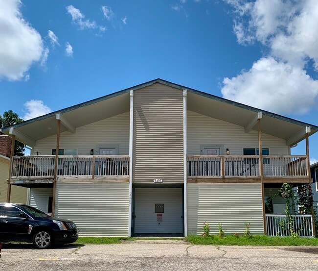 Photo - 3407 SW Gage Blvd Apartamentos Unidad B