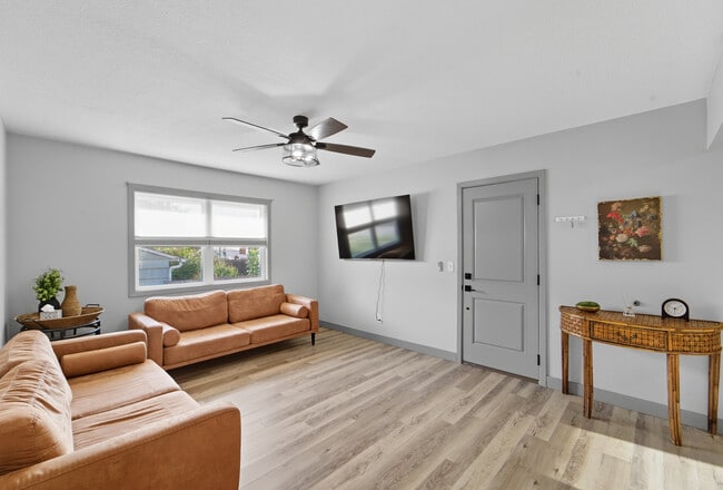 Photo - 203 3rd St SE Unit 2B