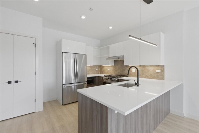 Photo - 948 W Sunnyside Ave Unit 201