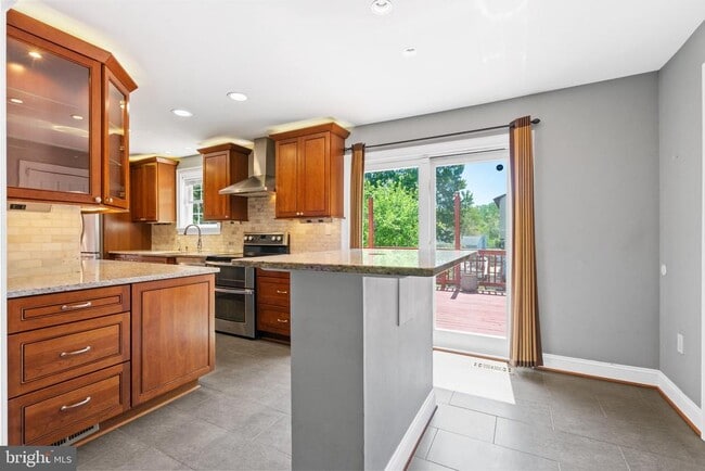 Photo - 13604 Wisteria Dr