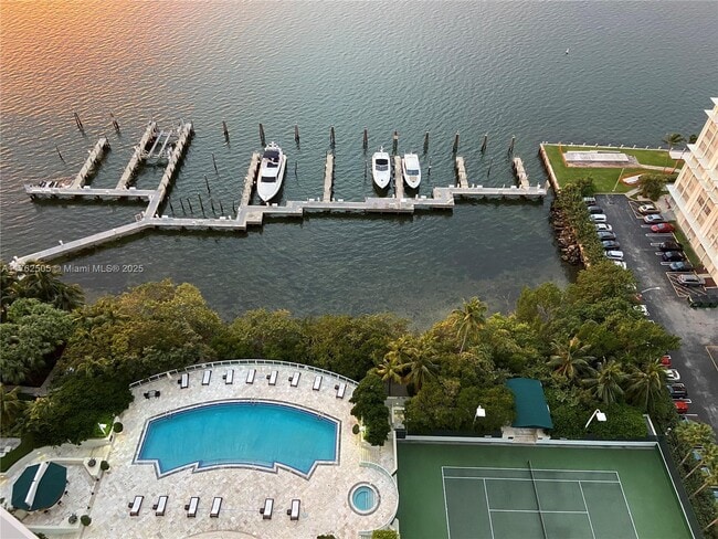 Photo - 1643 Brickell Ave Unidad # 2805 Rental