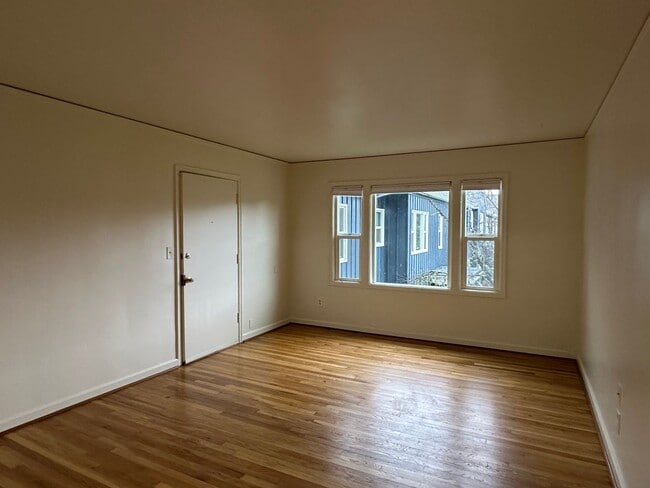 Photo - Spacious Top Floor 2 Bed, 1 Bath Vintage Gem! Unit 16