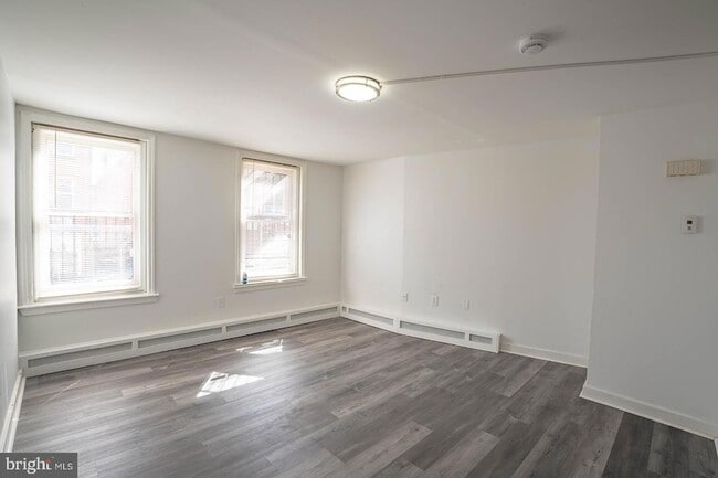 Photo - 122-122 Perry St