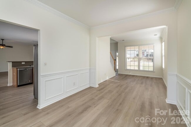 Photo - 160 Matlen Dr