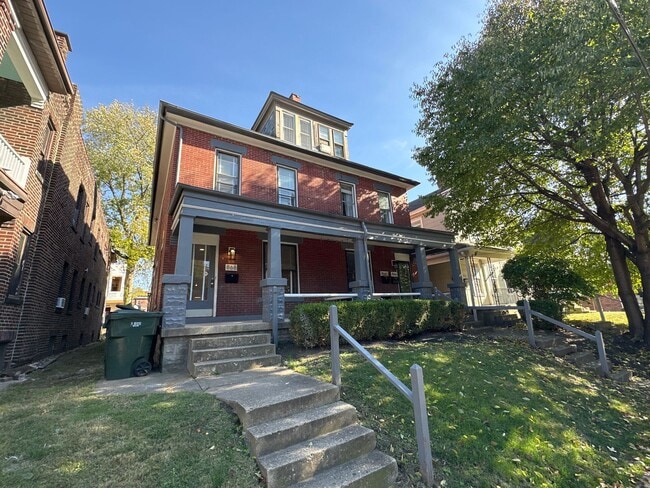 Photo - Dennison Ave 866-868 CR Unidad 868 - 868.5