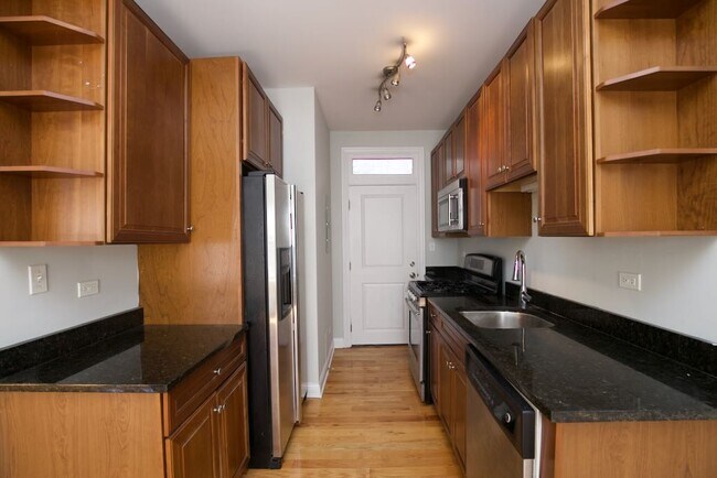 Photo - 726 W Addison St Unidad S3